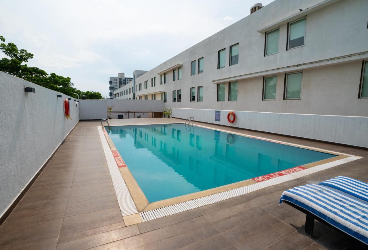 Hotel Halez Chennai Exterior photo